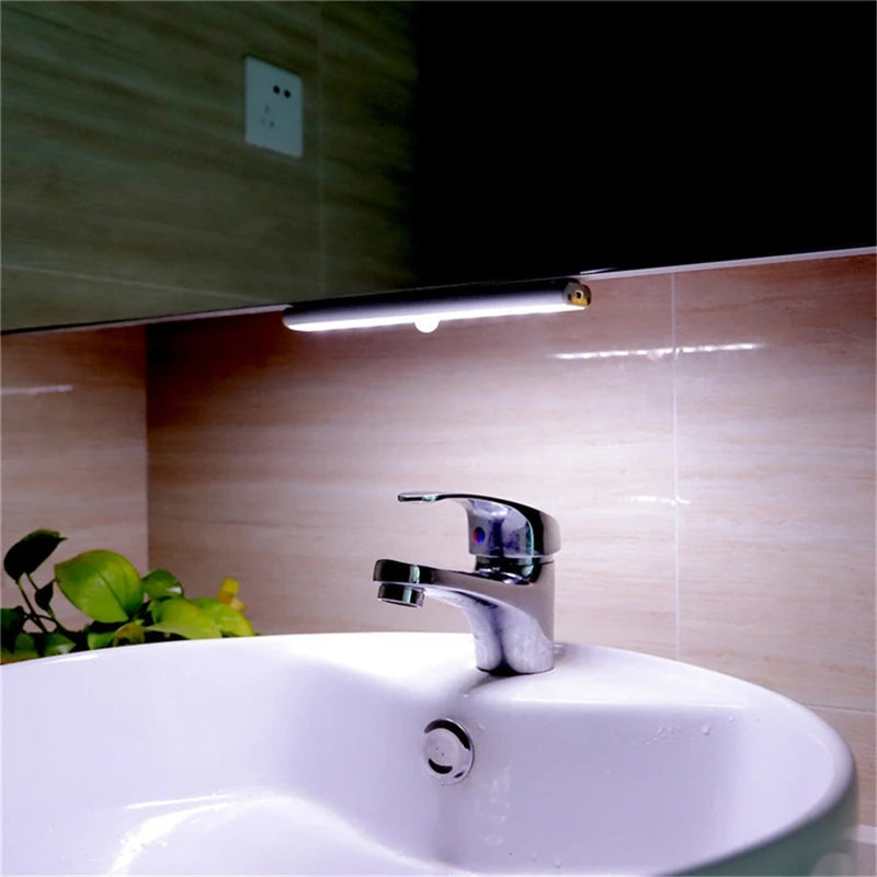 uz de Noite LED Sem Fio com Sensor de Movimento - Lâmpada de Armário, Luz para Cozinha, Quarto, Detector de Movimento, Luz para Escada e Luz de Fundo para Armário